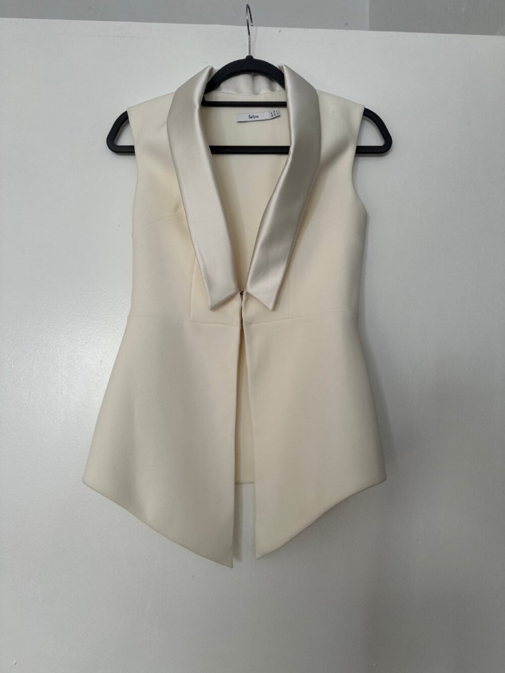 Safiyaa Ivory Sleeveless Shawl Collar Vest Blazer Size US 6